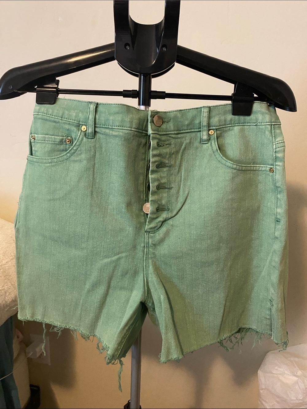 NWOT WOMENS TRACTR GREEN DENIM BERMUDA STYLE SHORT SIZE 10/30